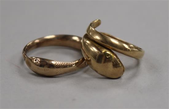 Two yellow metal serpent rings 11.4g